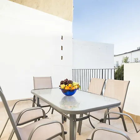 Malvasia Paz En El Corazon De Sitges
